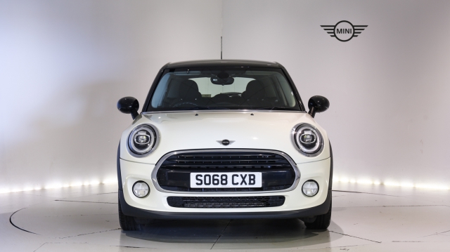 View the 2018 Mini Hatchback: 1.5 One Classic II 5dr Online at Peter Vardy