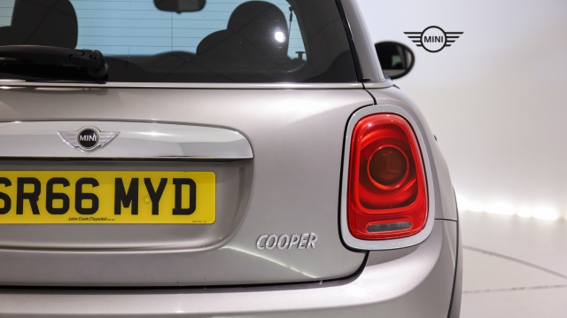 View the 2016 Mini Hatchback: 1.5 Cooper 3dr Auto [Chili Pack] Online at Peter Vardy