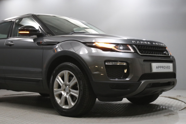 View the 2015 Land Rover Range Rover Evoque: 2.0 TD4 SE Tech 5dr Auto Online at Peter Vardy
