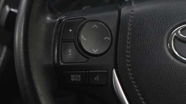 View the 2016 Toyota Rav4: 2.0 V-matic Excel 5dr CVT [Nav] Online at Peter Vardy