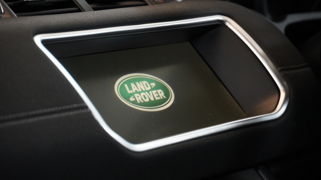 View the 2017 Land Rover Range Rover Evoque: 2.0 TD4 HSE Dynamic Lux 5dr Auto Online at Peter Vardy