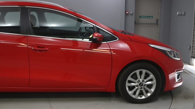 View the 2015 Kia Ceed: 1.6 CRDi ISG 2 5dr Online at Peter Vardy