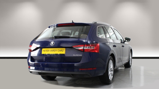 View the 2017 Skoda Superb Estate: 1.4 TSI 150 SE Technology Online at Peter Vardy