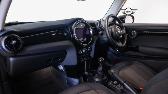 View the 2021 Mini Hatchback: 1.5 One Classic II 3dr Online at Peter Vardy