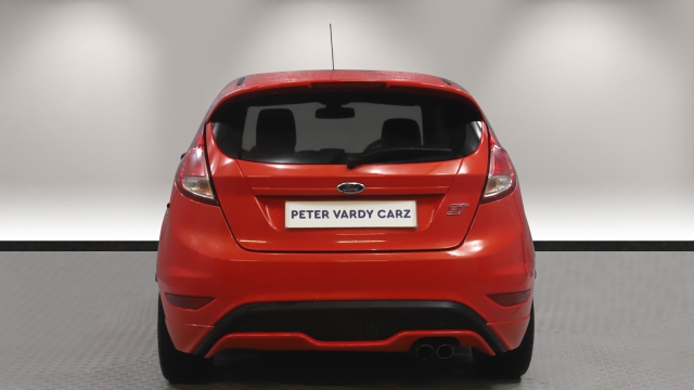 View the 2015 Ford Fiesta: 1.6 EcoBoost ST-2 Navigation 3dr Online at Peter Vardy