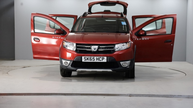 View the 2015 Dacia Sandero Stepway: 1.5 dCi Laureate 5dr Online at Peter Vardy