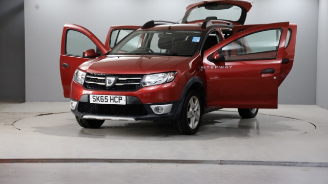 View the 2015 Dacia Sandero Stepway: 1.5 dCi Laureate 5dr Online at Peter Vardy