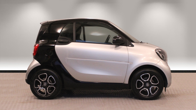 View the 2017 Smart Fortwo Coupe: 1.0 Prime Premium 2dr Aut Online at Peter Vardy