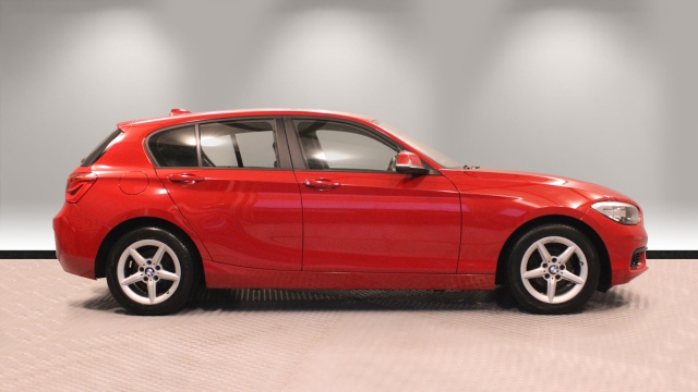 View the 2018 Bmw 1 Series: 118i [1.5] SE 5dr [Nav] Online at Peter Vardy