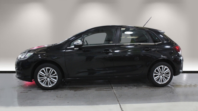 View the 2016 Citroen C4: 1.6 BlueHDi [120] Flair 5dr Online at Peter Vardy