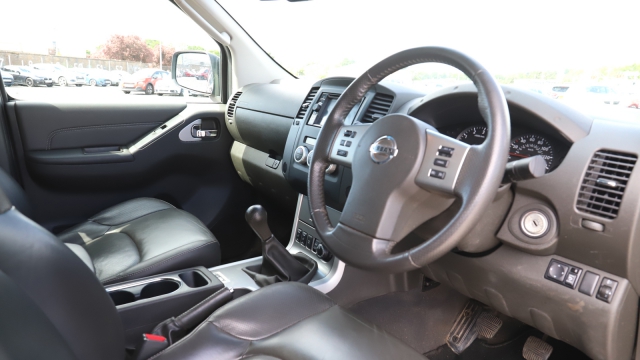 View the 2013 Nissan Navara Diesel Special Edi: Double Cab Pick Up Platin Online at Peter Vardy