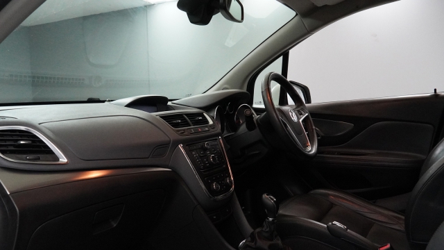 View the 2015 Vauxhall Mokka: 1.6i SE 5dr Online at Peter Vardy