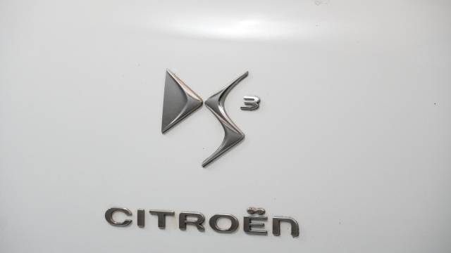 View the 2015 Citroen Ds3: 1.2 PureTech DStyle Plus 3dr Online at Peter Vardy
