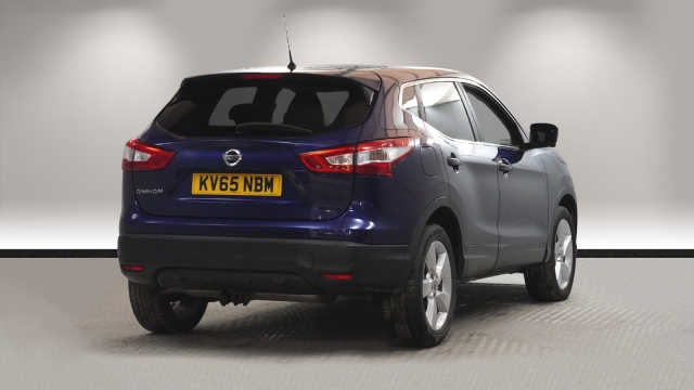 View the 2016 Nissan Qashqai: 1.6 dCi N-Tec 5dr Online at Peter Vardy