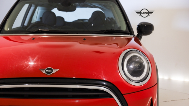 View the 2021 Mini Hatchback: 1.5 Cooper Classic 3dr [Nav Pack] Online at Peter Vardy