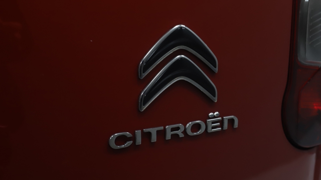 View the 2019 Citroen Berlingo: 1.6 BlueHDi 1000Kg Worker 100ps [Start stop] Online at Peter Vardy