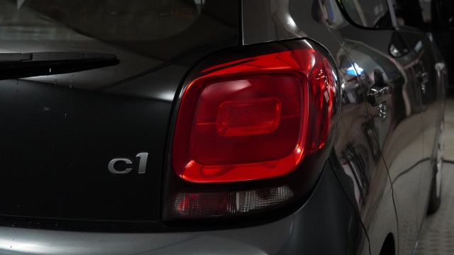 View the 2014 Citroen C1: 1.0 VTi Feel 5dr Online at Peter Vardy