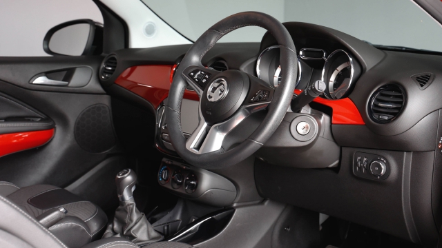 View the 2019 Vauxhall Adam: 1.2i Griffin 3dr Online at Peter Vardy