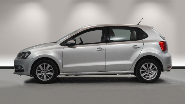 View the 2016 Volkswagen Polo: 1.2 TSI SE 5dr Online at Peter Vardy
