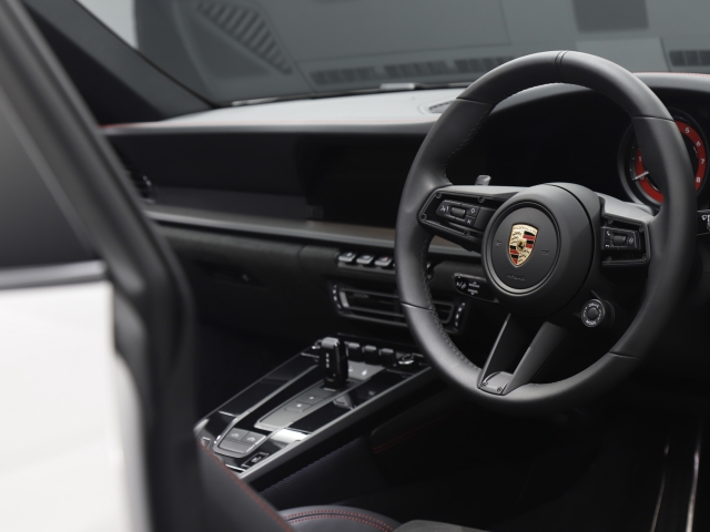 View the Porsche 911: GTS 2dr Online at Peter Vardy