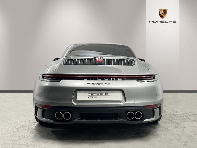 View the 2021 Porsche 911: S 2dr Online at Peter Vardy