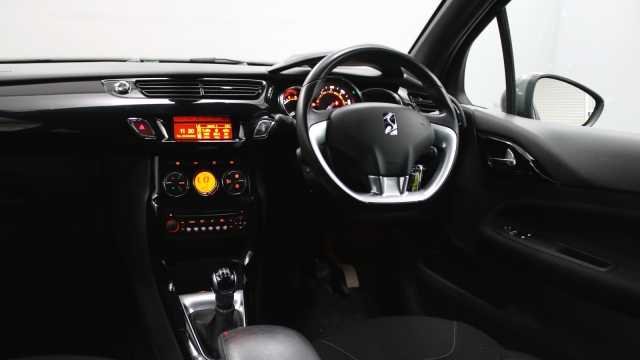 View the 2014 Citroen Ds3: 1.6 e-HDi Airdream DStyle Plus 3dr Online at Peter Vardy