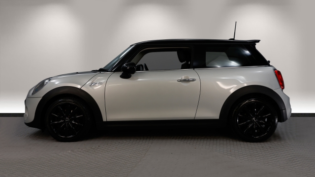 View the 2014 Mini Hatchback: 2.0 Cooper S D 3dr Online at Peter Vardy