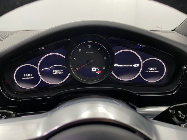 View the 2017 Porsche Panamera Diesel Hatchback: 4.0 V8 4S 5dr PDK Online at Peter Vardy