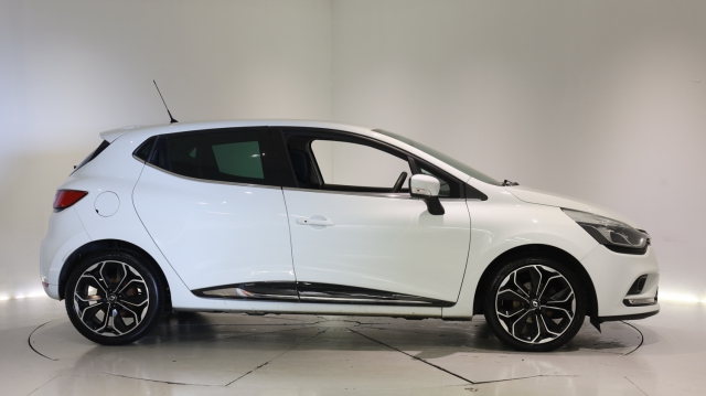 View the 2019 Renault Clio: 0.9 TCE 75 Iconic 5dr Online at Peter Vardy
