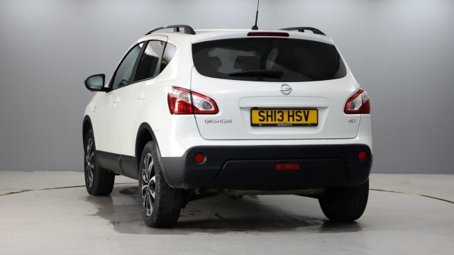 View the 2013 Nissan Qashqai: 1.5 dCi [110] 360 5dr Online at Peter Vardy
