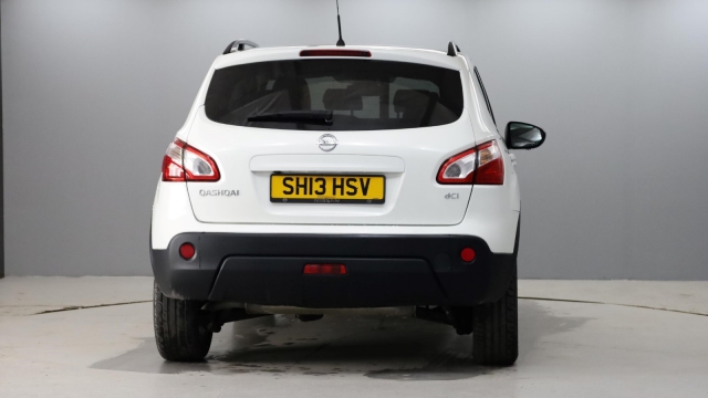 View the 2013 Nissan Qashqai: 1.5 dCi [110] 360 5dr Online at Peter Vardy