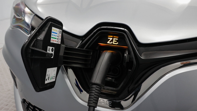 View the 2021 Renault Zoe: 100kW GT Line R135 50kWh Rapid Charge 5dr Auto Online at Peter Vardy