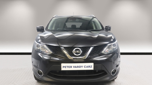 View the 2016 Nissan Qashqai: 1.5 dCi Tekna 5dr Online at Peter Vardy