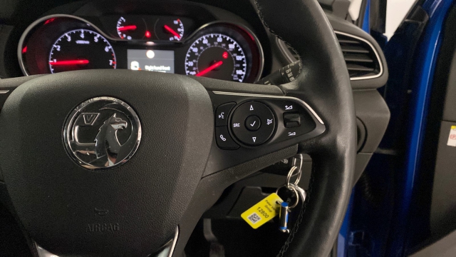 View the 2019 Vauxhall Grandland X: 1.2 Turbo Sport Nav 5dr Online at Peter Vardy