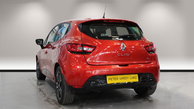 View the 2015 Renault Clio: 0.9 TCE 90 Dynamique MediaNav Energy 5dr Online at Peter Vardy
