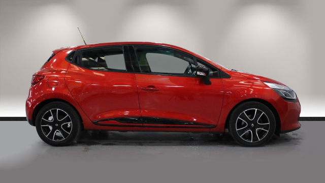 View the 2015 Renault Clio: 0.9 TCE 90 Dynamique MediaNav Energy 5dr Online at Peter Vardy