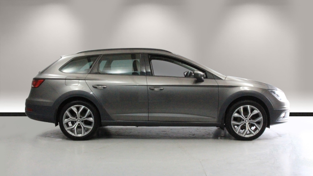 View the 2015 Seat Leon X-perience: 2.0 TDI SE Technology 5dr Online at Peter Vardy