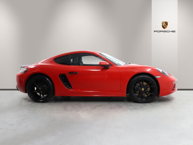 View the 2018 Porsche Cayman: 2.0 2dr Online at Peter Vardy