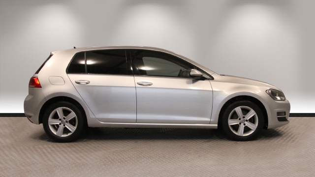 View the 2016 Volkswagen Golf: 2.0 TDI Match Edition 5dr DSG Online at Peter Vardy