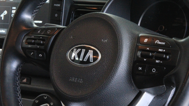 View the 2019 Kia Rio: 1.4 2 5dr Online at Peter Vardy