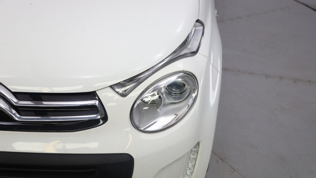 View the 2015 Citroen C1: 1.0 VTi Feel 5dr Online at Peter Vardy