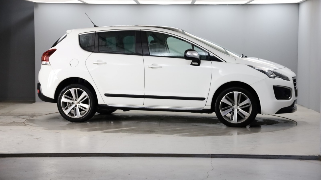 View the 2014 Peugeot 3008: 1.6 e-HDi Allure 5dr EGC Online at Peter Vardy