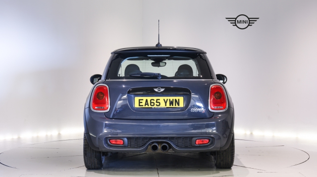 View the 2015 Mini Hatchback: 2.0 Cooper S 3dr Auto [Chili Pack] Online at Peter Vardy