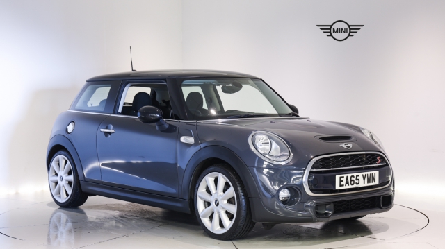 View the 2015 Mini Hatchback: 2.0 Cooper S 3dr Auto [Chili Pack] Online at Peter Vardy