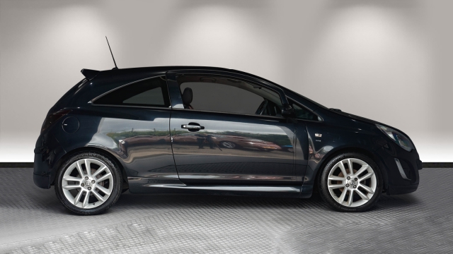 View the 2014 Vauxhall Corsa: 1.4 SRi 3dr [AC] Online at Peter Vardy
