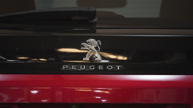 View the 2019 Peugeot 3008: 1.2 PureTech Allure 5dr Online at Peter Vardy