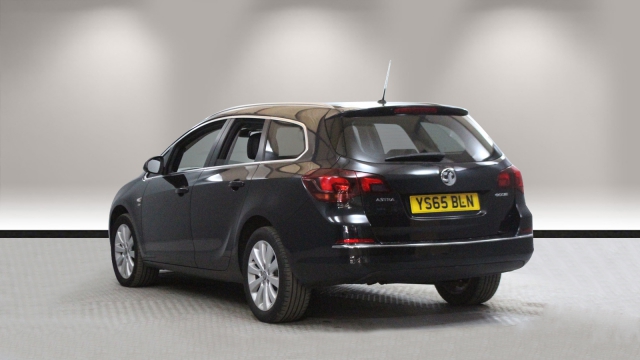 View the 2015 Vauxhall Astra: 1.6 CDTi 16V ecoFLEX Elite 5dr Online at Peter Vardy