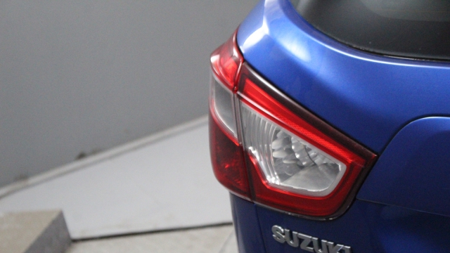 View the 2015 Suzuki Sx4 S-cross Diesel Hatchb: 1.6 DDiS SZ4 5dr Online at Peter Vardy