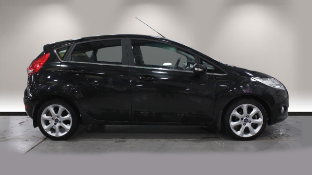 View the 2012 Ford Fiesta: 1.4 Zetec 5dr Online at Peter Vardy