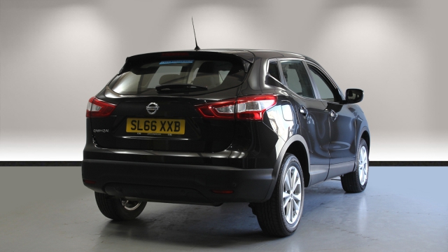 View the 2016 Nissan Qashqai: 1.2 DiG-T Acenta [Smart Vision Pack] 5dr Online at Peter Vardy